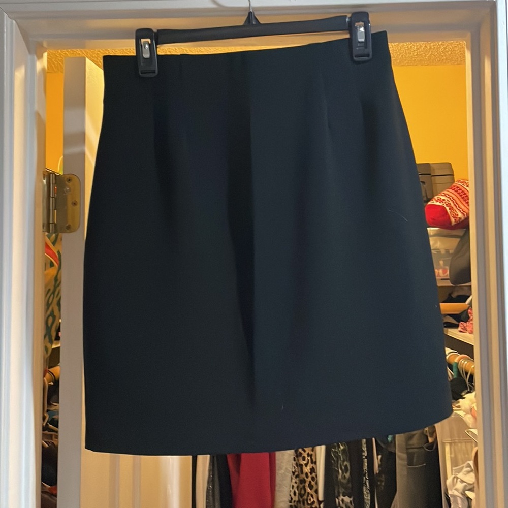 2 skirts - Picture 4 of 7